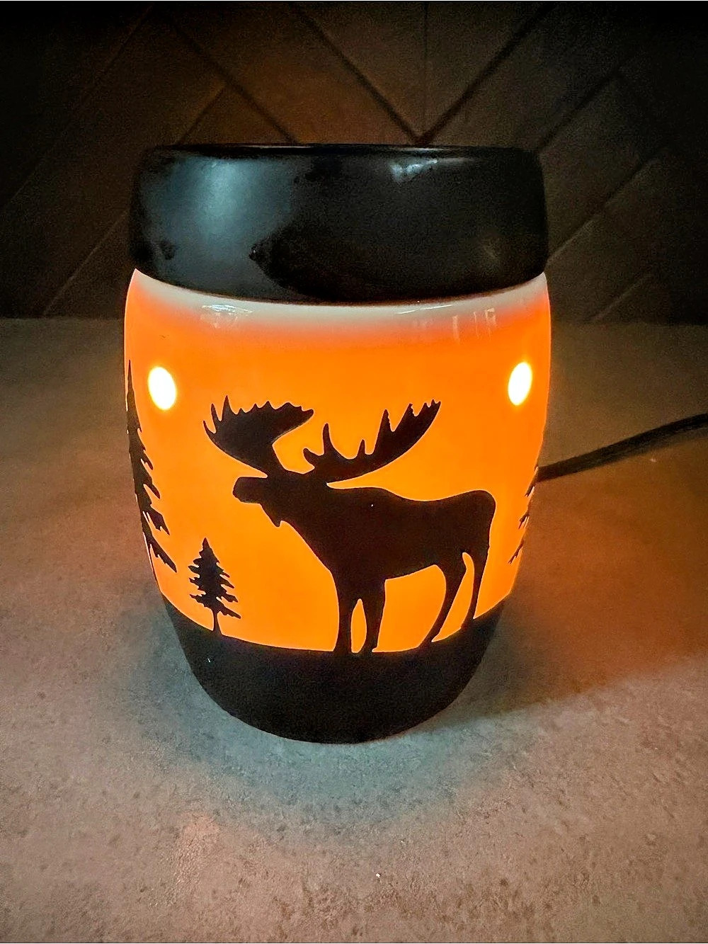 Scentsy Northern Lodge Moose Wax Warmer Lamp in Black & White